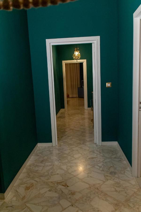 Interno 9 Hotell Bari Exteriör bild