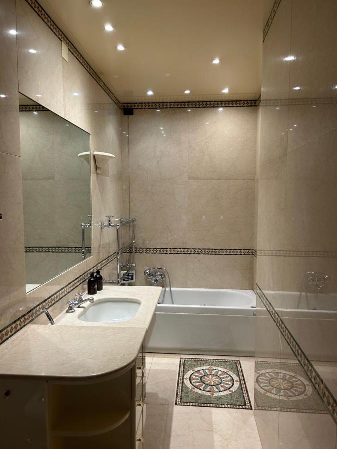 Interno 9 Hotell Bari Exteriör bild